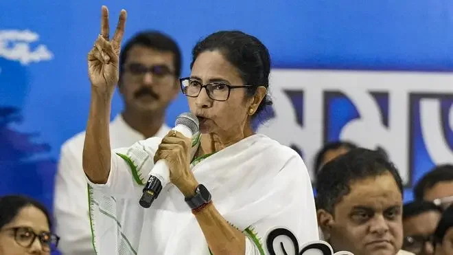 Mamata Banerjee addressing supporters